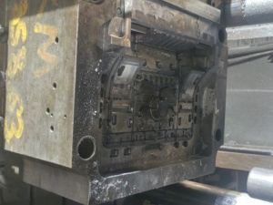 低价定制压铸模具制造铝压铸模具模具出厂价格 - Product Image 5