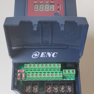 Convertidor de Frecuencia ENC EDS300 4T0015 Trifásico 380V Control Vectorial Variador de Frecuencia - Product Image 4