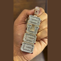 Colgante Personalizado de Plata 925 con Diamante en Corte Pera, Colorido, Vertical, con Nombre, Estilo Hiphop, con Letras de Moissanita