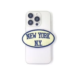 Patch en toile en plastique PVC brodé à coudre de forme ovale avec lettrage NYC - Product Image 3