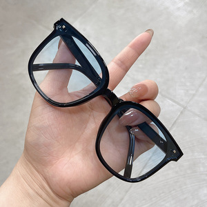 Lunettes de soleil pliantes Qianai pour femmes, verres polarisés UV400 en PC, monture verte, type 3, protection solaire, design quadrilatère E4-6207 - Product Image 4