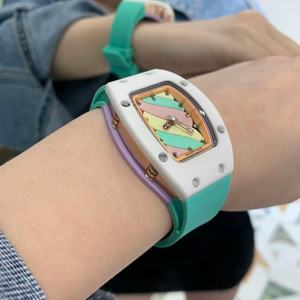 Nouvelles montres pour femmes de style sportif en céramique mécanique de haute qualité, très vendues - Product Image 5