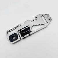 Outil multifonctionnel en acier inoxydable EDC avec tournevis, clé à cliquet, ouvre-bouteille et mousqueton