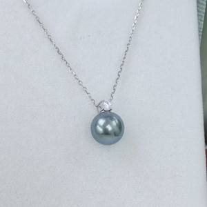 Collier de perles de Tahiti en eau de mer de luxe léger de haute qualité 8-9 mm avec pendentif Reine Argent pur Légères imperfections - Product Image 1