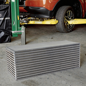 Lõi làm mát nước tự động bán chạy, tấm thanh tản nhiệt bằng nhôm tùy chỉnh, sản xuất chuyên nghiệp, loại phổ thông - Product Image 1