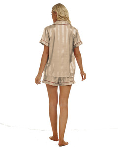 Ensemble de vêtements de nuit et de détente pour femmes de style européen, en tissu tissé 100% polyester, à rayures, manches courtes, longueur courte, doux et respirant - Product Image 2