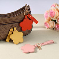 Miroir de maquillage pivotant en cuir PU, miroir portable créatif en forme d'étoile, miroir compact tendance style Instagram avec porte-clés