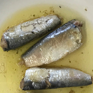 Sardines <span class=keywords><strong>en</strong></span> conserve BRC HACCP Halal dans de l'huile végétale 125g <span class=keywords><strong>en</strong></span> boîte, fabrication OEM, marque privée, approvisionnement <span class=keywords><strong>en</strong></span> gros - Product Image 2