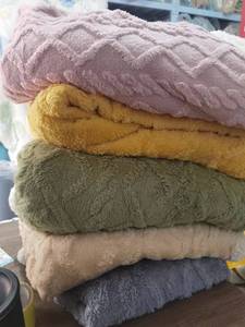 Couverture en flanelle Raschel confortable <span class=keywords><strong>jaune</strong></span>, 100% polyester, tricotée, anti-acariens, logo personnalisé moderne, hiver, chaude, jetée unie - Product Image 6