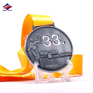 Longzhiyu 17 Jaar Fabrikant 3d Running Race Medailles Custom Logo Kleurrijke Emaille Metalen Medaille Sportwedstrijd Souvenir