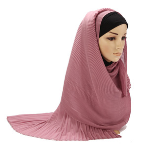 Nueva moda para mujer Bandana étnica Jersey de gasa a rayas Hijab con perlas de seda dobladas Musulmán Nuevo estilo - Product Image 3