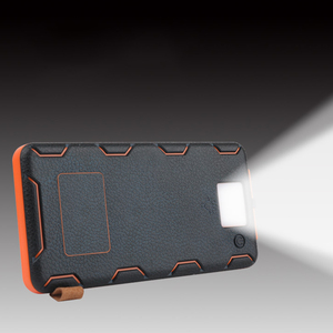 <span class=keywords><strong>Batterie</strong></span> <span class=keywords><strong>externe</strong></span> <span class=keywords><strong>solaire</strong></span> 4-en-1 8000 mAh 10 W avec double sortie USB et lampe torche LED pour la recharge de smartphones - Product Image 4