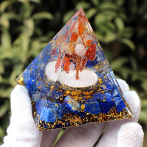 Ornement en cube d'époxy cristallin avec inclusions de lapis-lazuli et d'agate, décoration d'intérieur, artisanat de bureau, cadeau - Product Image 3