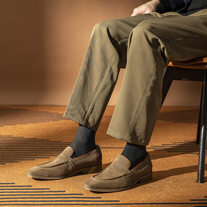 Men's genuine leather business formal loafers made of cow suede. One-piece casual <b>shoes</b>. - Product Image 2