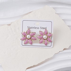 Orecchini a Perno da Donna alla Moda con Fiore a Goccia e Perle, Placcati, in Acciaio Inossidabile, Gioielli di Moda - Product Image 2