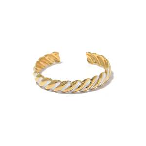Brazalete de Moda en Acero Inoxidable 316L con Baño de Oro PVD, Joyería Sostenible y Resistente - Product Image 1