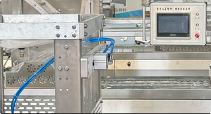 Machine automatique continue de cachetage de carte de vide de KR pour l'emballage de sac de marchandise de plateau de poulet de boule de plats préparés - Product Image 5