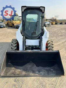 Chargeuse compacte sur pneus Bobcat S630 d'occasion, blanche et orange, équipement de construction compact - Product Image 3