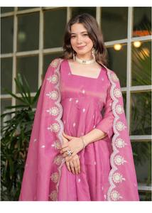 Ensemble Kurta de créateur pour femmes, ensemble Kurti indien brodé, tenue ethnique élégante pour femmes, tenue trois pièces, parfaite pour un usage quotidien - Product Image 3