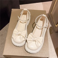 2024 nouvelle chaussure de conception pour les filles en plein air portant des petites chaussures en cuir à la mode de Style français