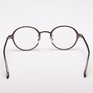 GMS-646TS Montura de <span class=keywords><strong>Gafas</strong></span> Hecha a Mano de Acetato y Titanio, de Gran Venta, Negra con Clip de Cristal Polarizado, Montura Completa Blanca - Product Image 4