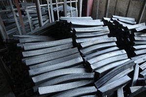 ถ่านอัดแท่ง HELIOCOAL ผลิตด้วยเครื่องจักร ความหนาแน่นสูง ติดไฟนาน 8000 กิโลแคลอรี/กก. <span class=keywords><strong>ค่า</strong></span>แคลอรี 100% จากไม้ไผ่ รูปทรงแท่งสี่เหลี่ยม - Product Image 4