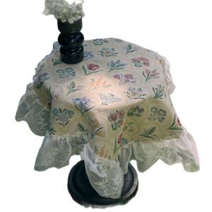 <span class=keywords><strong>ผ้า</strong></span>ปูโต๊ะลายแจ็คการ์ด สไตล์ฝรั่งเศส สีครีม แต่งลูกไม้ลายดอกไฮยาซินธ์ <span class=keywords><strong>ผ้า</strong></span>ปูโต๊ะอาหารทรงสี่เหลี่ยม - Product Image 1