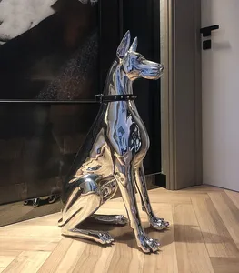 Sculpture de chien en fibre de verre électroplaquée sur mesure avec motif religieux pyramidal pour décoration intérieure - Product Image 1