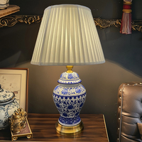 Bijouterie Top Élément Chinois Art Décoratif Bleu Et Blanc Porcelaine Base En Fer Tissu Abat-Jour Lampe De Table