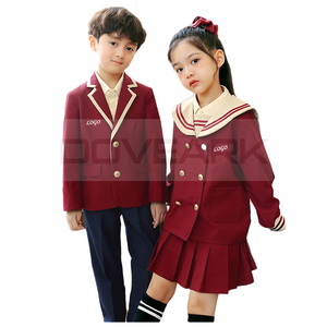 Ensembles d'uniformes scolaires en polyester personnalisables <span class=keywords><strong>de</strong></span> haute qualité pour garçons pour l'école primaire et le style sportif pour les écoles internationales - Product Image 1