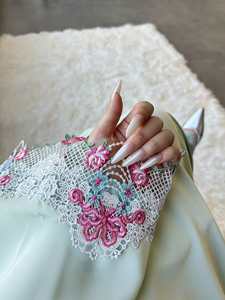 Robe en coton vert menthe avec patchwork de dentelle brodée, col en V, style vintage, robe d'été, matière respirante en polyester - Product Image 4