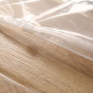 Sacs à fermeture éclair givrés en PVC et PP avec marquage à chaud, recyclables pour l'emballage de vêtements, chaussures et chaussettes - Product Image 4