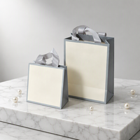 Sac cadeau en papier imprimé sur mesure, sac à main en papier de luxe pour l'emballage de bijoux, sac fourre-tout personnalisé avec logo pour bijouterie
