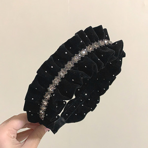 L'elegante forcina pieghettata è Versatile per uscire. È una fascia retrò e un cerchietto di pizzo tempestato di diamanti per impieghi gravosi - Product Image 5
