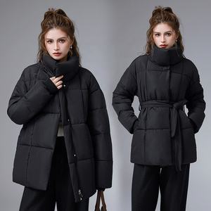 La nouvelle veste de mode hiver 2026 avec col montant et ceinture vous fait paraître plus mince. C'est un style décontracté et polyvalent. - Product Image 6