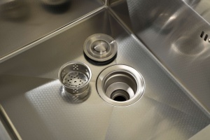 <span class=keywords><strong>Fregadero</strong></span> de Cocina de Acero Inoxidable Hecho a Mano con Textura de Panal de Abeja, de un Solo Tazón, con Dos Orificios, Instalación Bajo <span class=keywords><strong>Encimera</strong></span>, Calidad Premium - Product Image 5