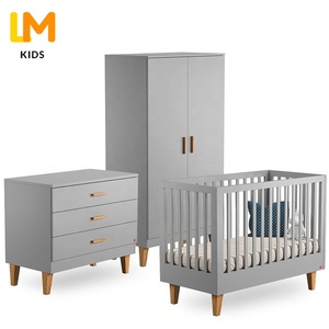 Set di Mobili per Cameretta in Legno Massello con Lettino, Armadio e Cassettiera <span class=keywords><strong>Fasciatoio</strong></span> a 6 Cassetti - Product Image 1