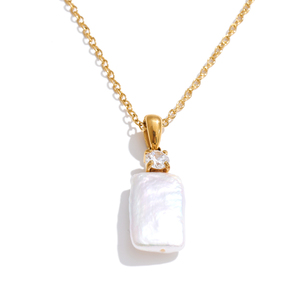 JINYOU 1050 Elegante Collar con Colgante de Perla Natural Barroca Cuadrada y Circonita, con Cadena de Acero Inoxidable Chapada en Oro - Product Image 1