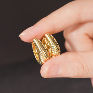 Orecchini a Clip in Stile Corte Francese per Donne, Gioielli Eleganti e di Lusso, Regalo di Moda Creativo per Uso Quotidiano - Product Image 3