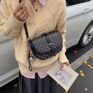 Bolsos elegantes y veganos para mujer, bolsos de hombro de lujo, bolsos personalizados de alta calidad con diseño de serpiente. - Product Image 5