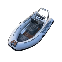 Bateau de pêche en fibre de verre de 430 cm, durable avec collier en Hypalon, maintenant disponible pour les activités de pêche