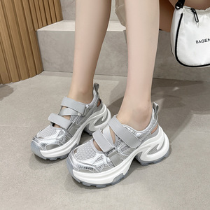 Chaussures de sport décontractées pour femmes, style designer, à talons hauts, avec empeigne en mesh respirant et texture rugueuse, pour activités de plein air. - Product Image 4