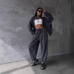 Conjunto de Ropa Deportiva Personalizada para Mujer, Sudadera Holgada con Cierre de Media Cremallera y Pantalones Rectos de Pierna Ancha, Estilo Americano Minimalista - Product Image 2