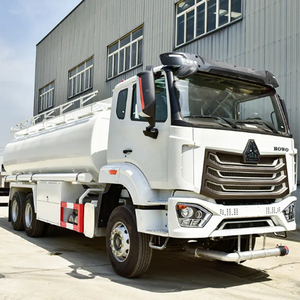 รถบรรทุก HOWO 6x4 แบบถังบรรจุน้ำมัน ความจุ 21-30 ตัน ถังเก็บน้ำ 15001-30000 ลิตร น้ำมันดีเซล เกียร์ธรรมดา สำหรับงานหนัก - Product Image 1