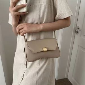 2026 Fashion Handmade Crochet Raffia Tote <b>Bag</b> Vintage Hollow Out Summer Beach <b>Bag</b> Women <b>Straw</b> Shoulder <b>Bag</b> with Leather Handle - Product Image 4