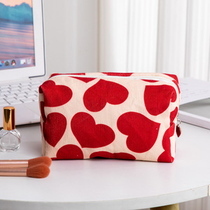 Bolsa de Cosméticos Octogonal de Pana con Patrón de Corazones Rojos, Estilo 2026, Organizador de Gran Capacidad, Bolsa de Viaje Portátil para Maquillaje y Artículos de Aseo - Product Image 2