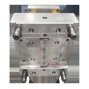 Fabrication de moules par injection, moules personnalisés pour l'installation verticale de plastiques, avec usinage par électro-érosion CNC et rectification. - Product Image 1