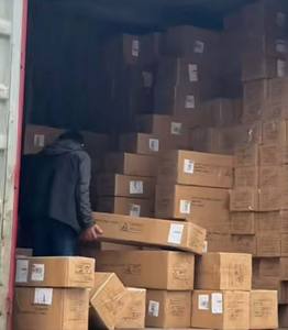 ستائر دوارة عازلة للضوء بالجملة مع حماية من الأشعة فوق البنفسجية، ستائر دوارة سوداء ذات لون موحد للنوافذ في الشقق والفيلات والفنادق الفاخرة - Product Image 6