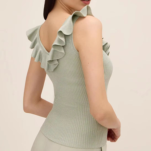 Débardeur côtelé sans manches vert sauge élégant pour femme avec volants et col en V – Idéal pour l'été, le quotidien et le bureau - Product Image 3