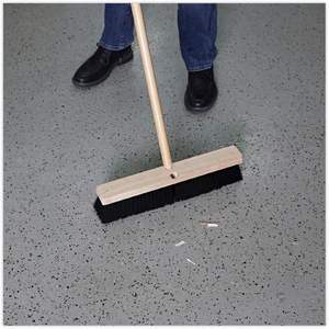 Boardwalk BWK20618 Negro 3 pulgadas Cerdas de Polipropileno de Peso Medio de 18 Pulgadas Cabezal de cepillo para limpieza de pisos - Product Image 2